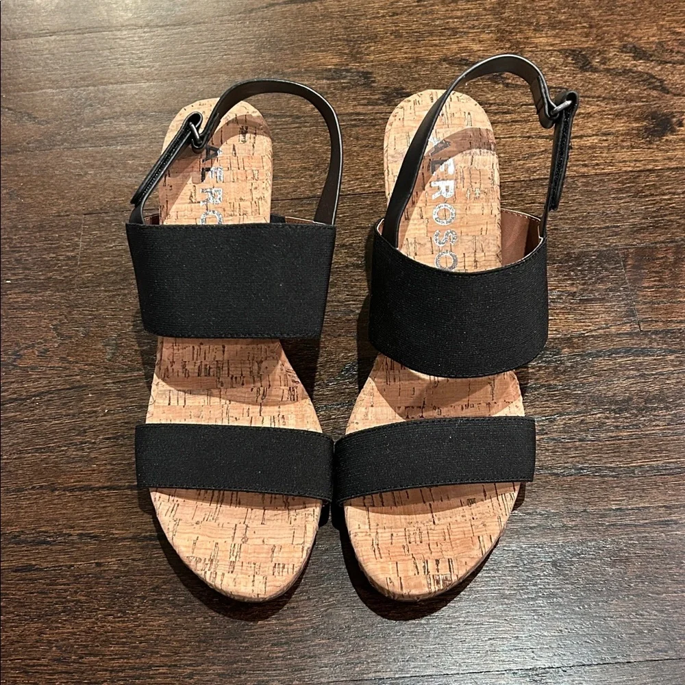 Aerosoles Women’s Black and Tan Wedge Sandals Size 9.5